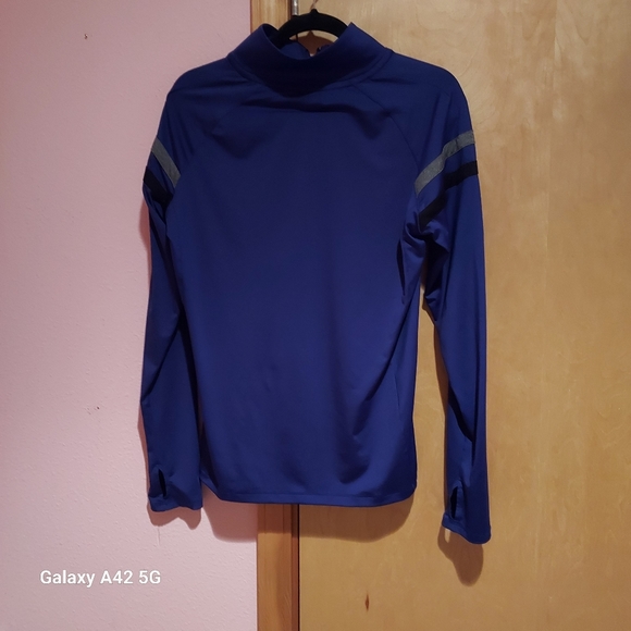 Pink brand running top - Picture 4 of 6